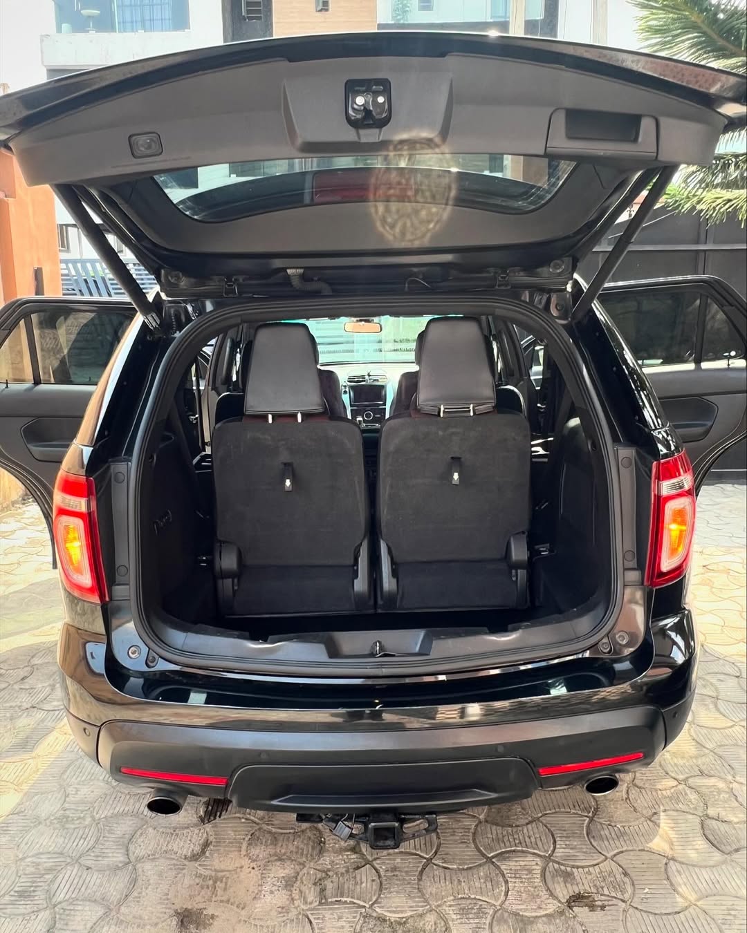 Luxury 2014 Ford Explorer: Cleared & Ready in Lagos