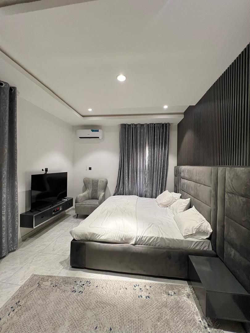 Jahi Oasis: Smart 3BR with Private Balcony & 24/7 Luxury