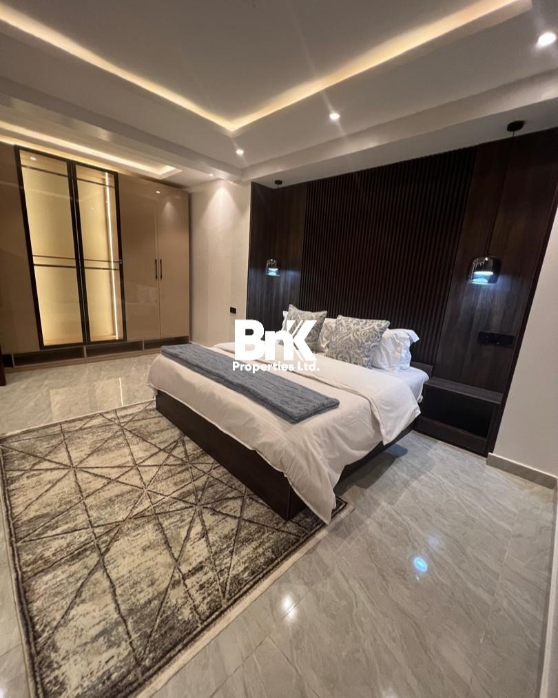 Ground-Floor Oasis: Poolside 2-Bed in Victoria Island