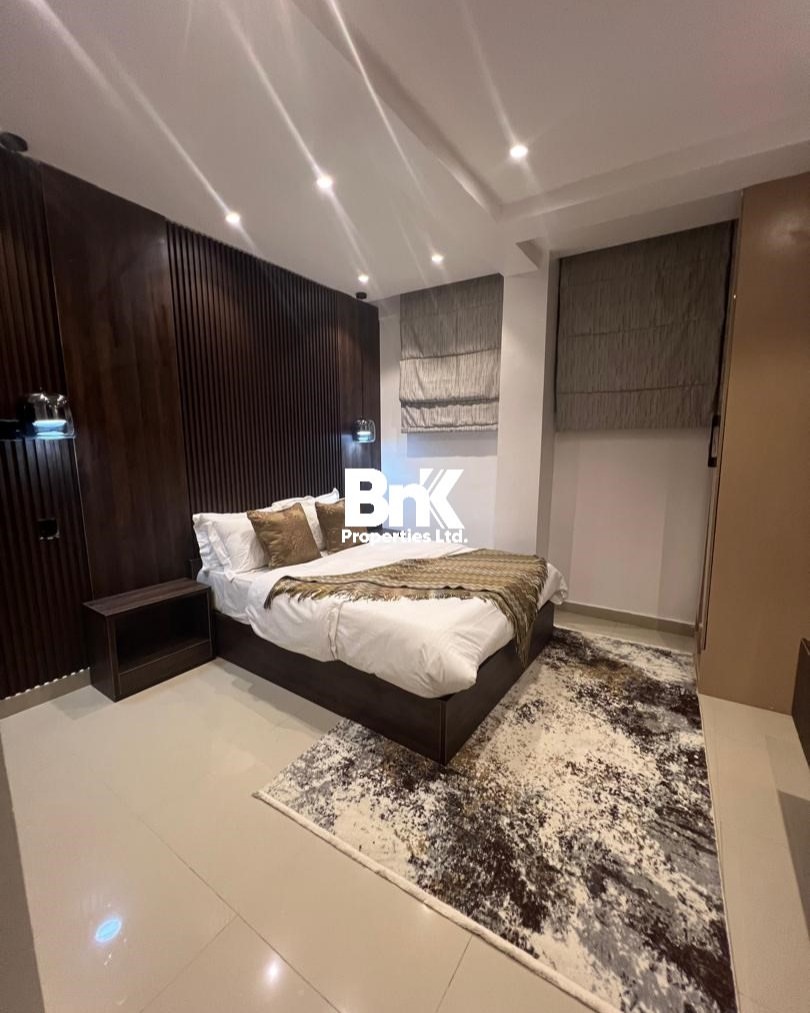 Ground-Floor Oasis: Poolside 2-Bed in Victoria Island