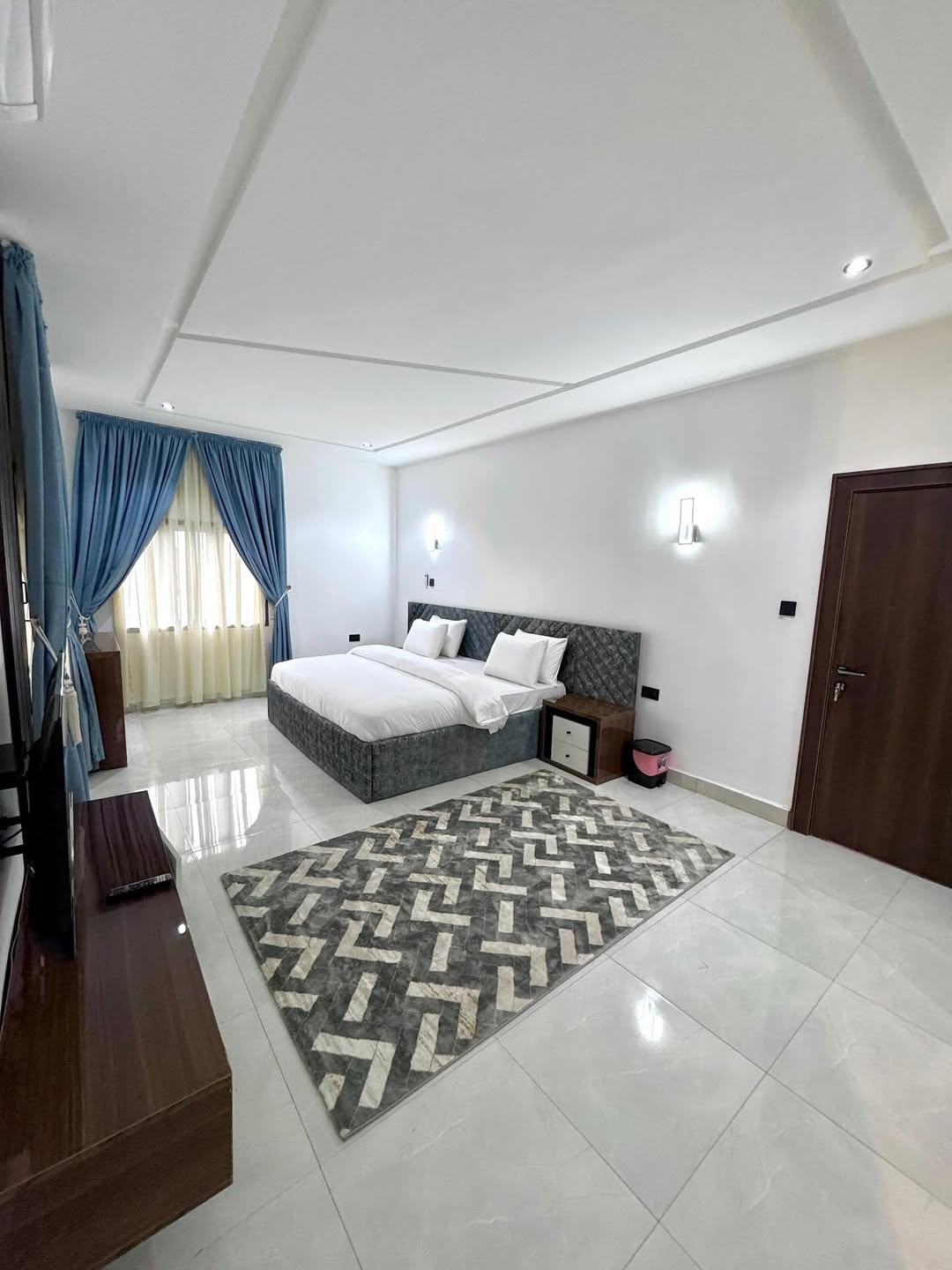 Jahi’s Ultimate Escape: 2-Bed Terrace Duplex