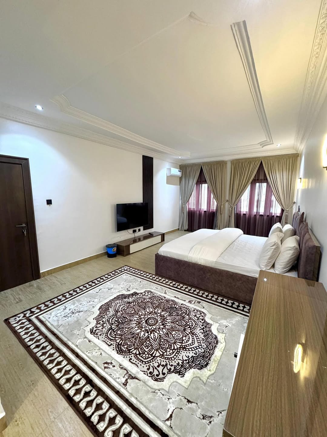 Jahi’s Ultimate Escape: 2-Bed Terrace Duplex