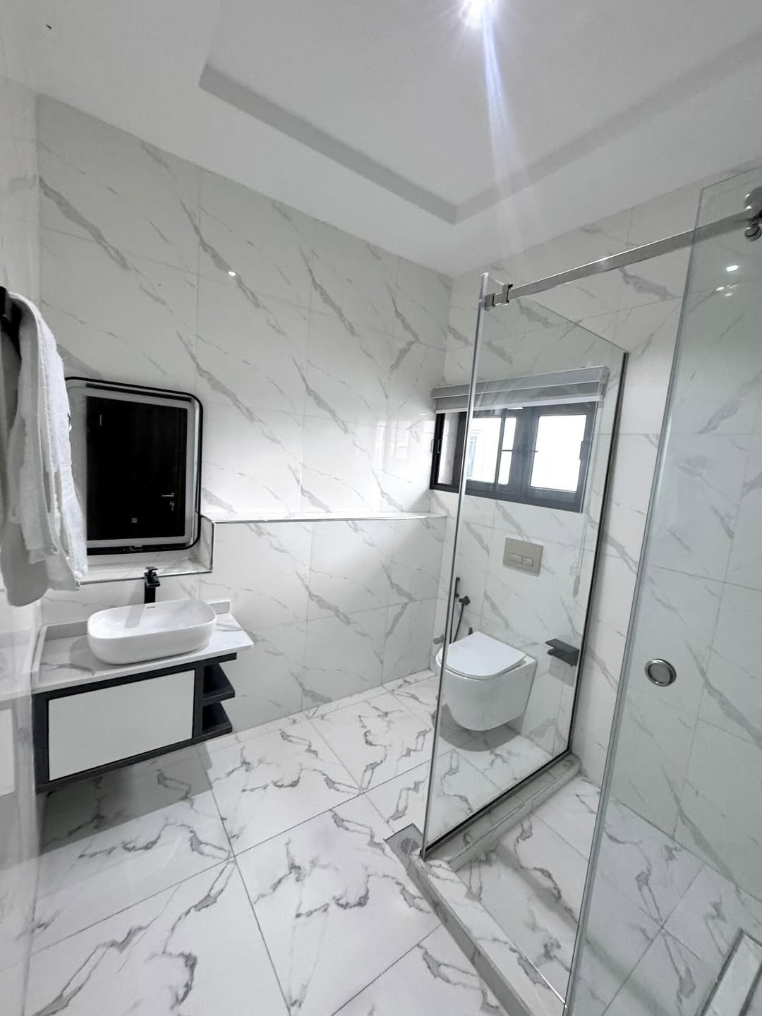 Jahi’s Ultimate Escape: 2-Bed Terrace Duplex