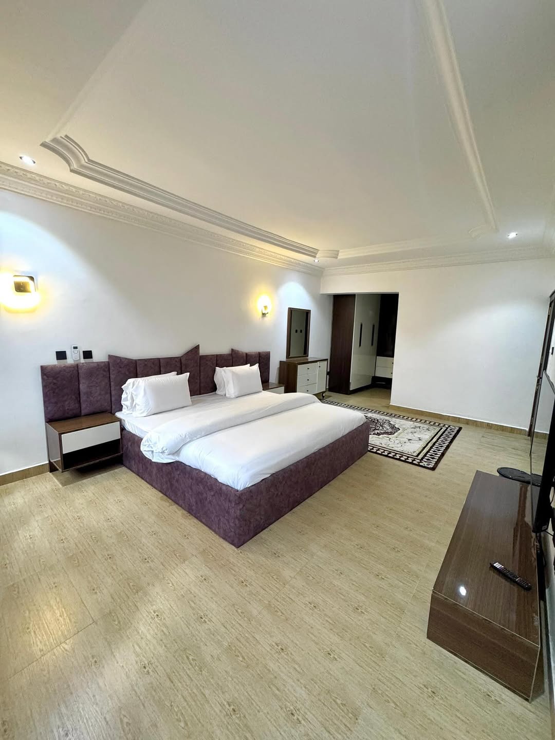 Jahi’s Ultimate Escape: 2-Bed Terrace Duplex