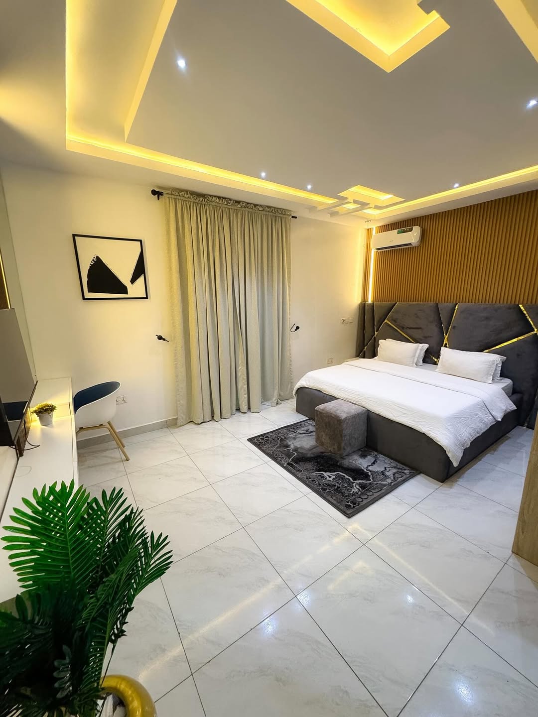 Jahi’s Premier 2BR Haven: Stay Connected, Stay Secure