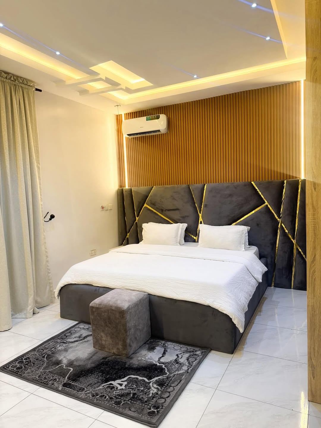 Jahi’s Premier 2BR Haven: Stay Connected, Stay Secure