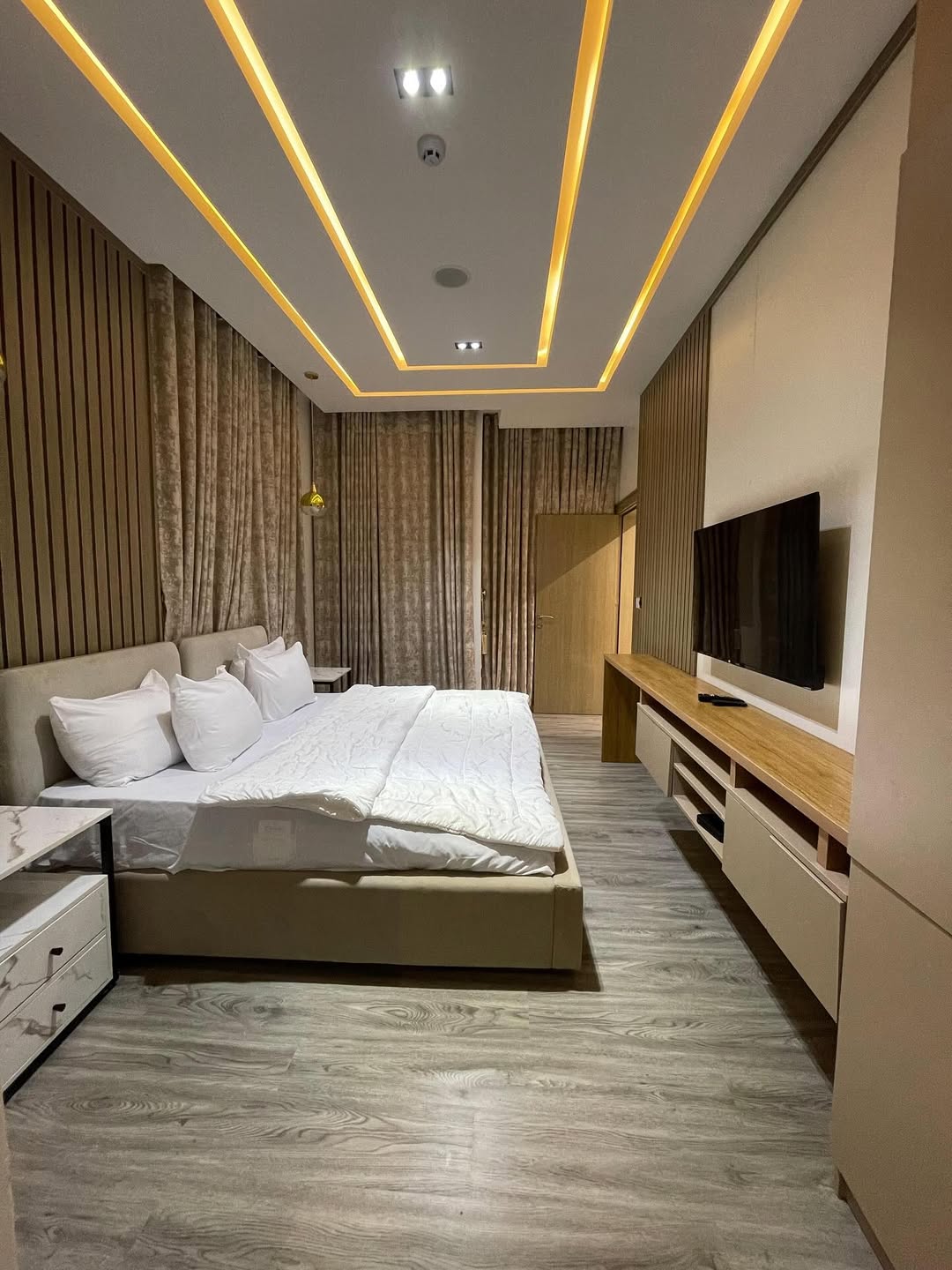 Live Your Abuja Dream: Automated 2-Bed with Pool & Gym