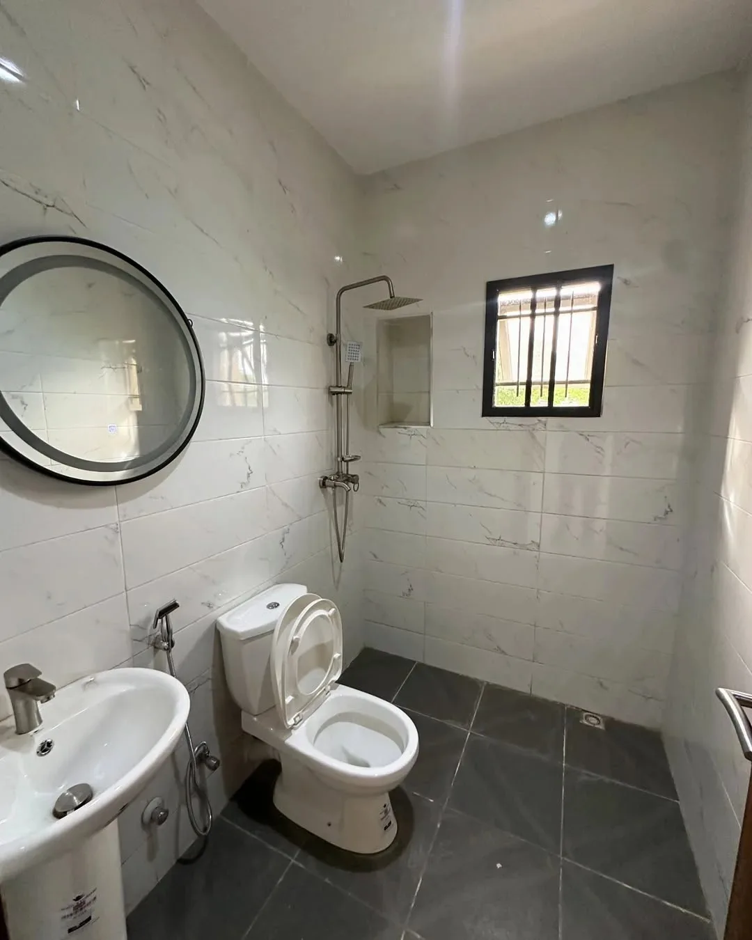 Spacious 4-Bed Terrace Duplex with BQ in Jabi