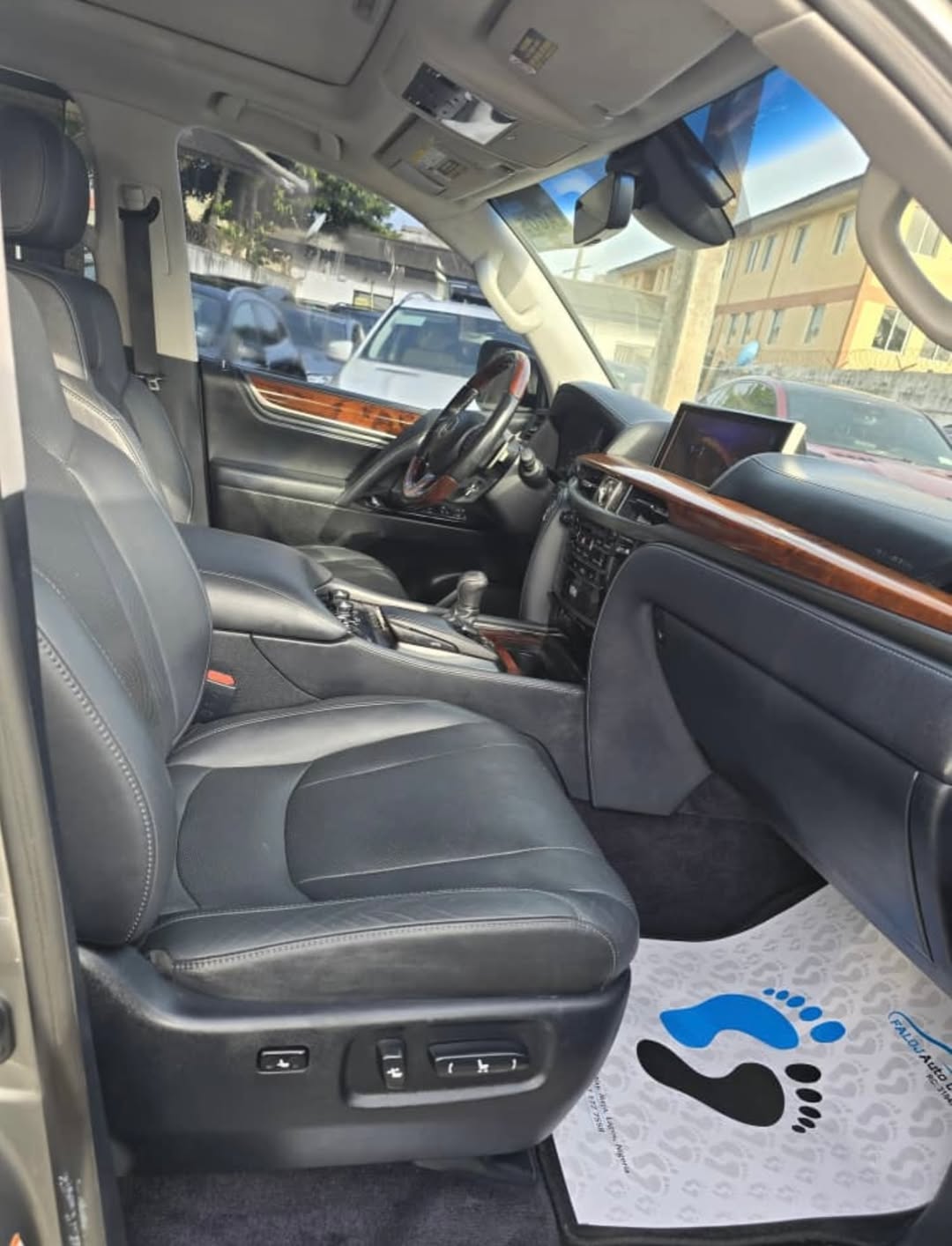 2018 LX570: Smooth Power, Sharp Luxury