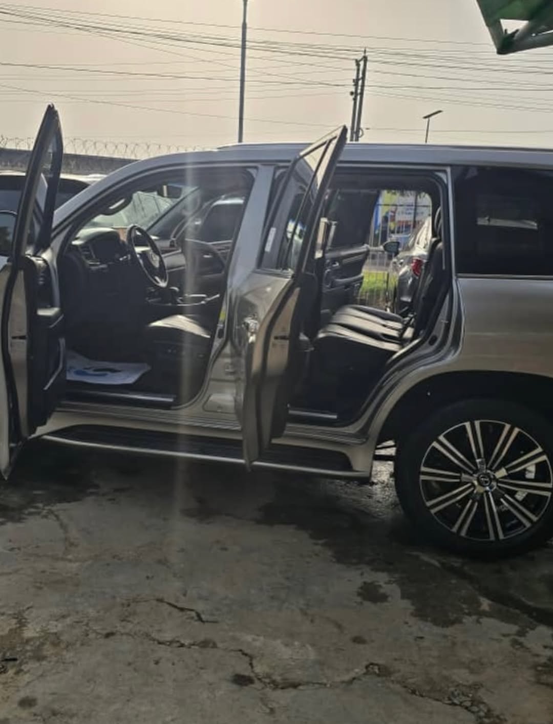 2018 LX570: Smooth Power, Sharp Luxury