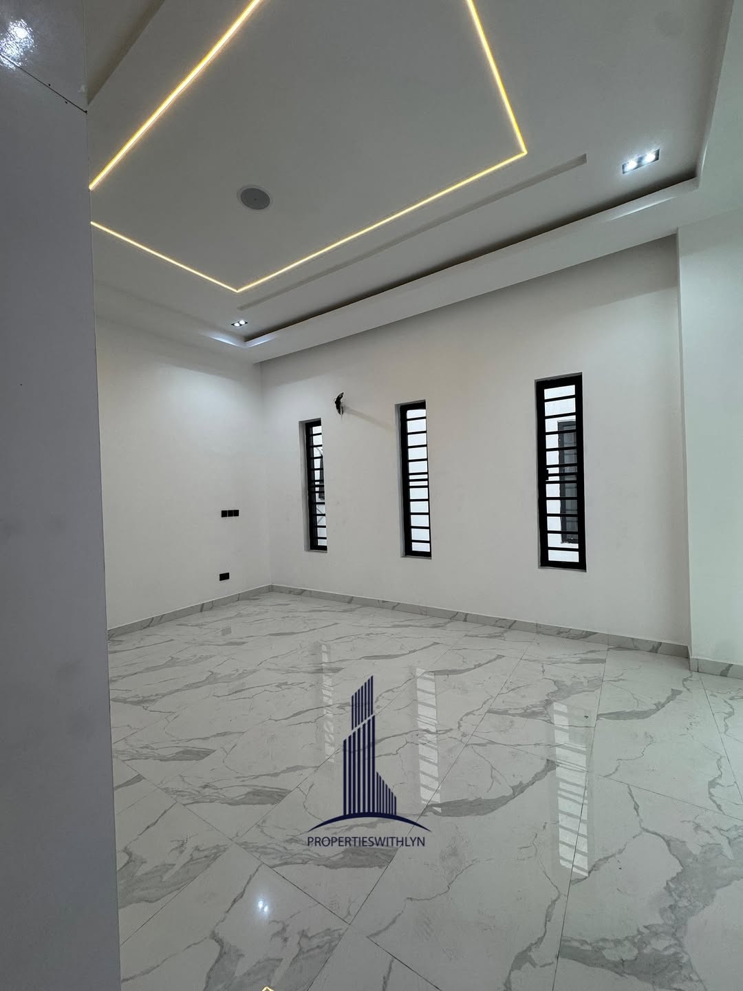 Elegant 4-Bedroom Haven with BQ in Lekki