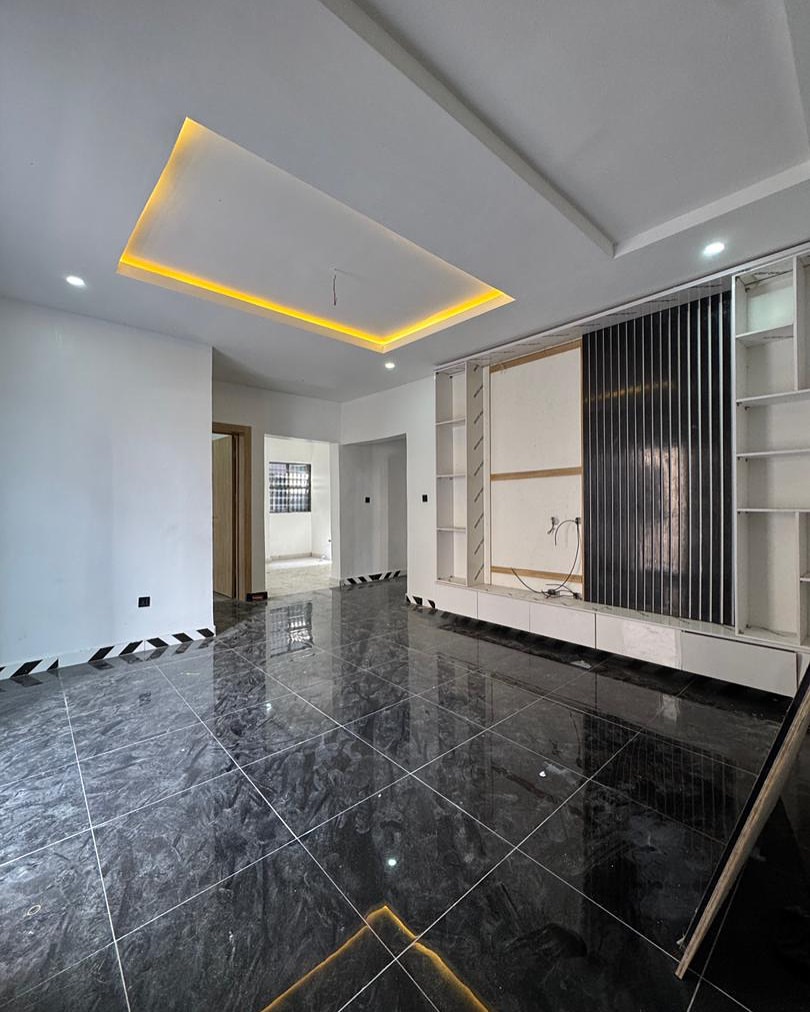 Lekki Gem: 2-Bed Ensuite with Premium Finishes