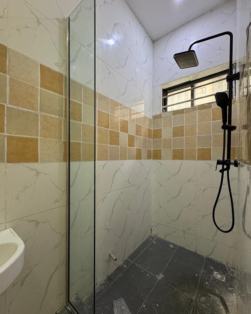 Lekki Gem: 2-Bed Ensuite with Premium Finishes