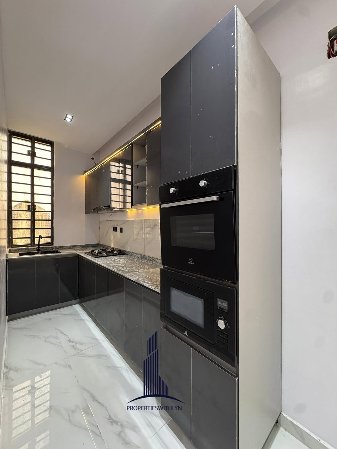 Stunning 5-Bed Duplex with Pool & Jacuzzi in Lekki