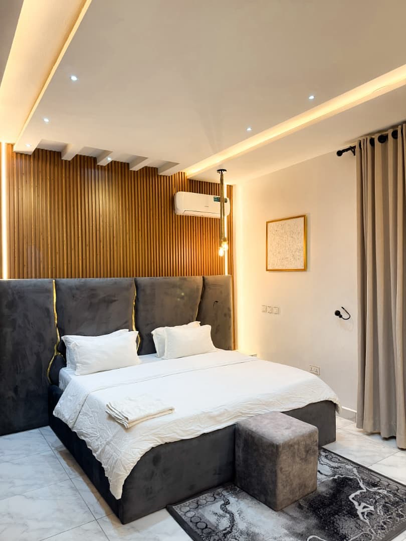 Jahi’s Premier 2BR: 24/7 Power, Security & Full Service