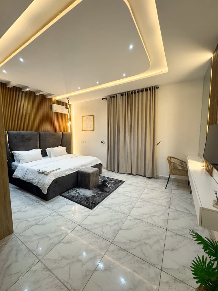 Jahi’s Premier 2BR: 24/7 Power, Security & Full Service