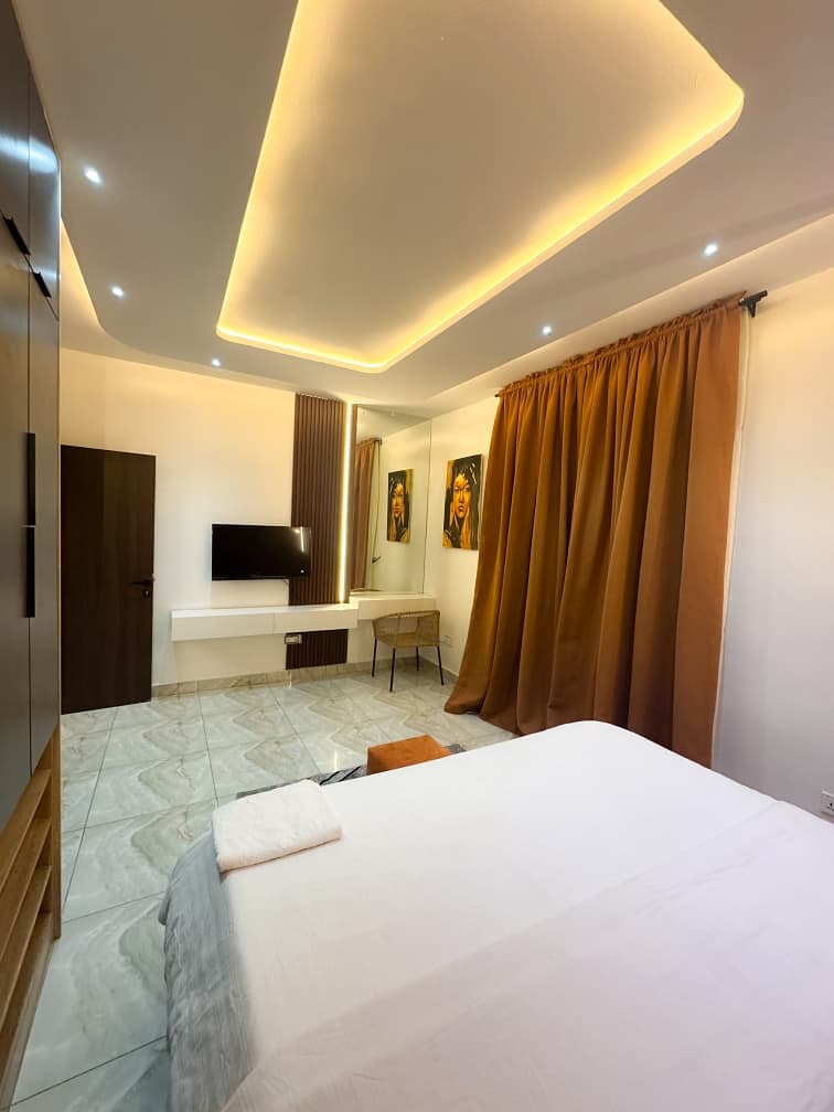 Jahi’s Premier 2BR: 24/7 Power, Security & Full Service