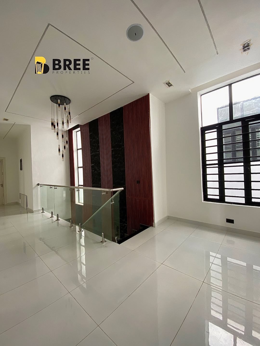 Chevron’s Crown Jewel: 5BR Poolside Paradise