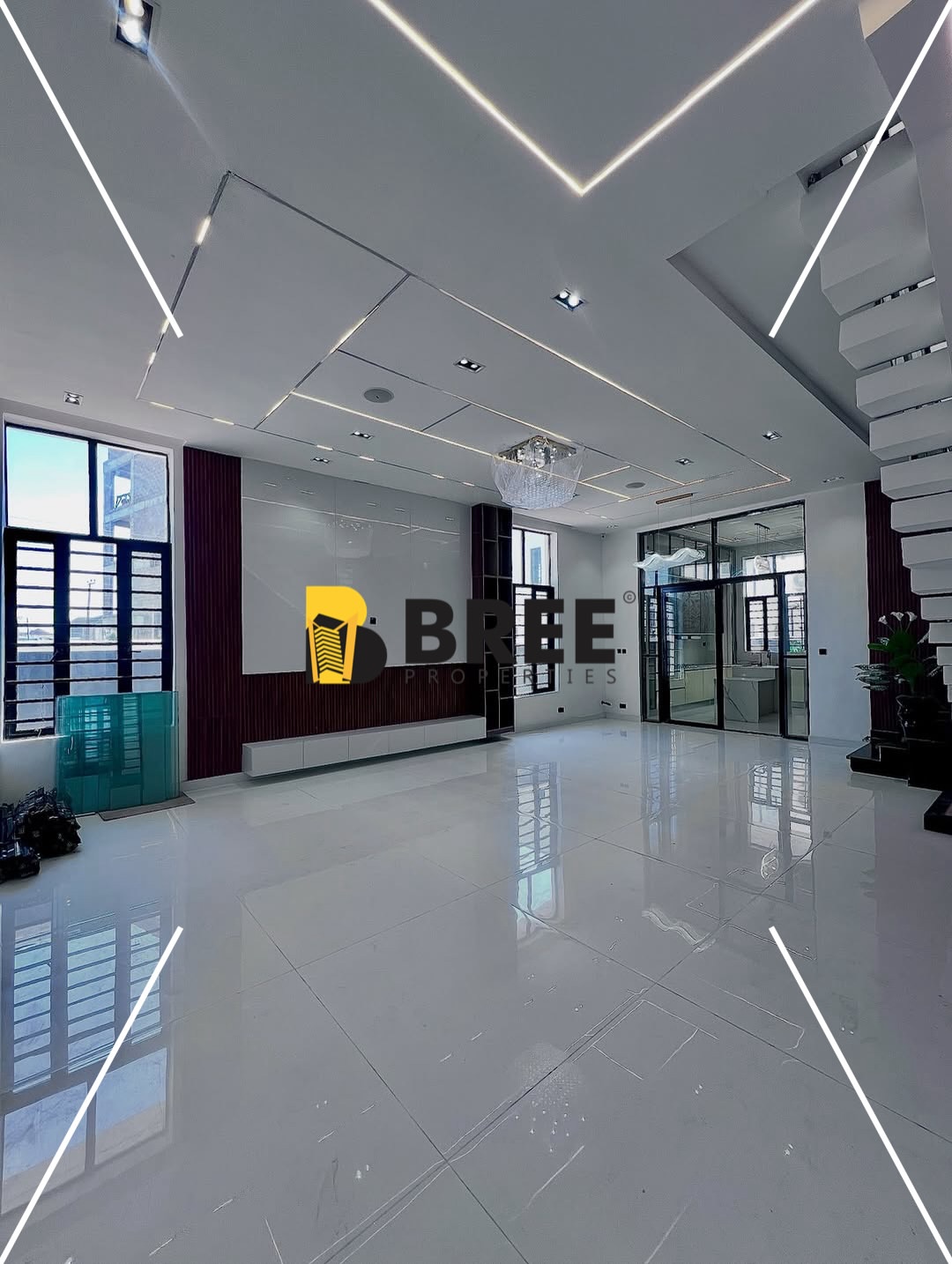 Chevron’s Crown Jewel: 5BR Poolside Paradise