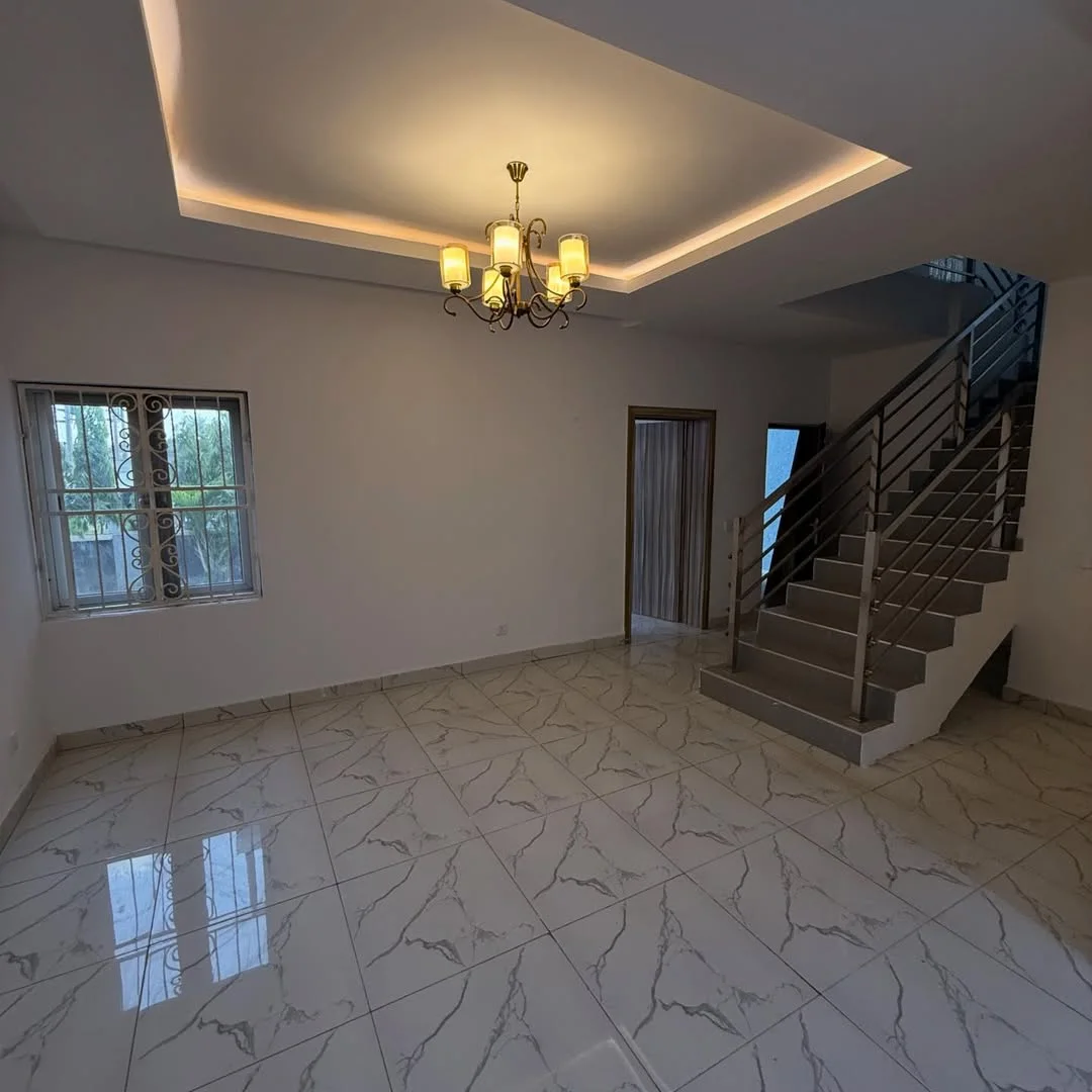 Corner Haven: 4-Bed Terrace Duplex with BQ in Durumi