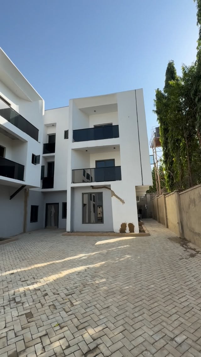 Prime Mabushi 4-Bed Townhouse: Unfinished, Unlimited Potential