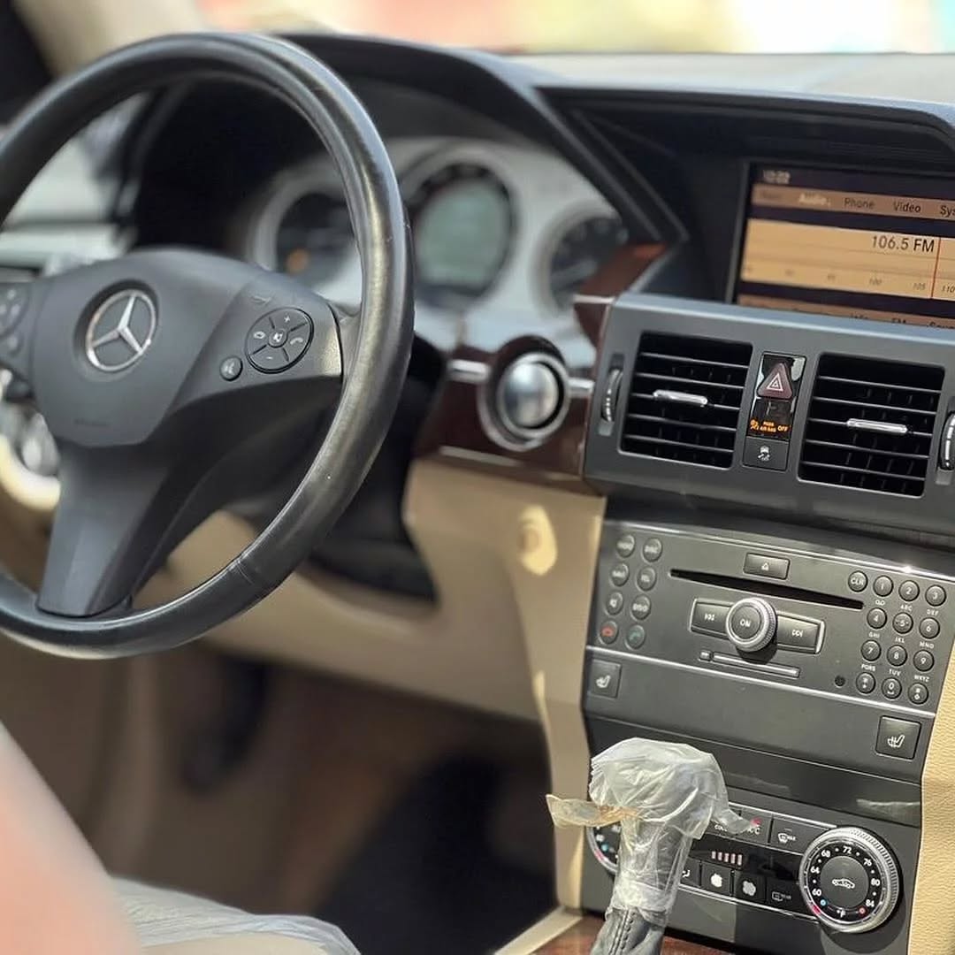 Luxury GLK350, Fully Loaded & Priced to Sell