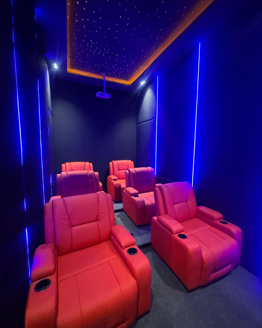 Majestic 5-Bed Rooftop Haven in Lekki