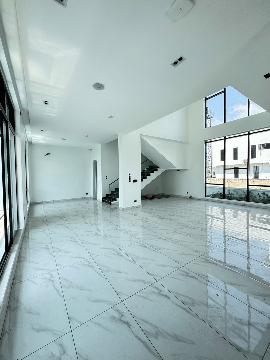 Lekki’s Ultimate 5-Bedroom Haven with Resort-Style Pool