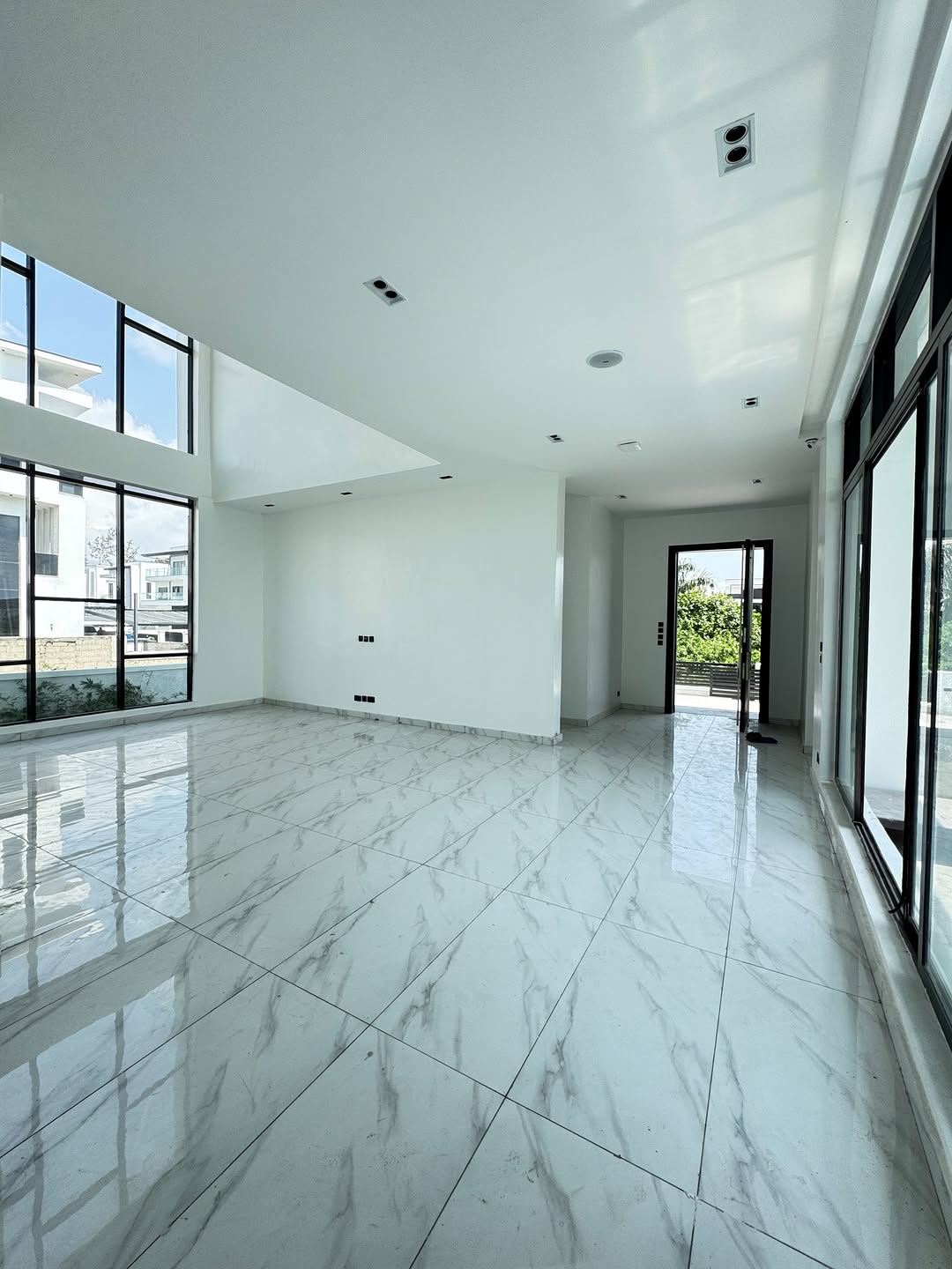 Lekki’s Ultimate 5-Bedroom Haven with Resort-Style Pool