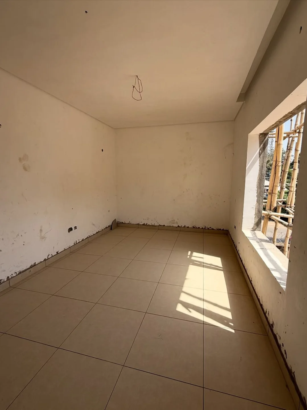 Spacious 5-Bedroom Duplex with Rooftop Terrace in Lifecamp