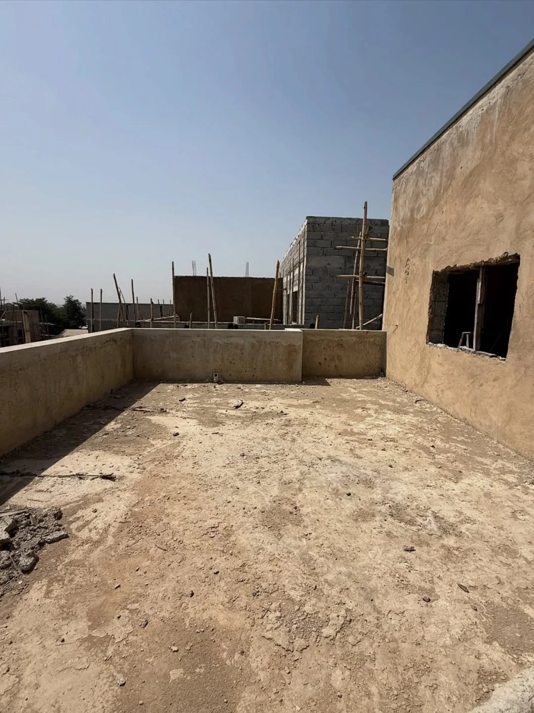 Spacious 5-Bedroom Duplex with Rooftop Terrace in Lifecamp