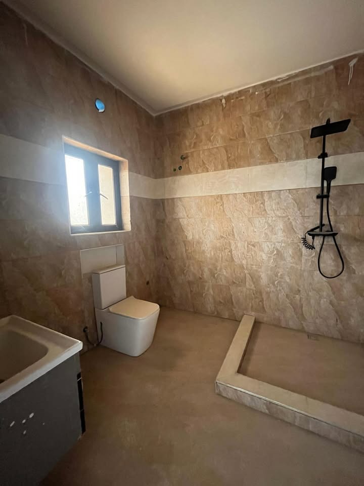 Prime Gwarimpa Apartments: Elevator Luxury, En-Suite Bliss