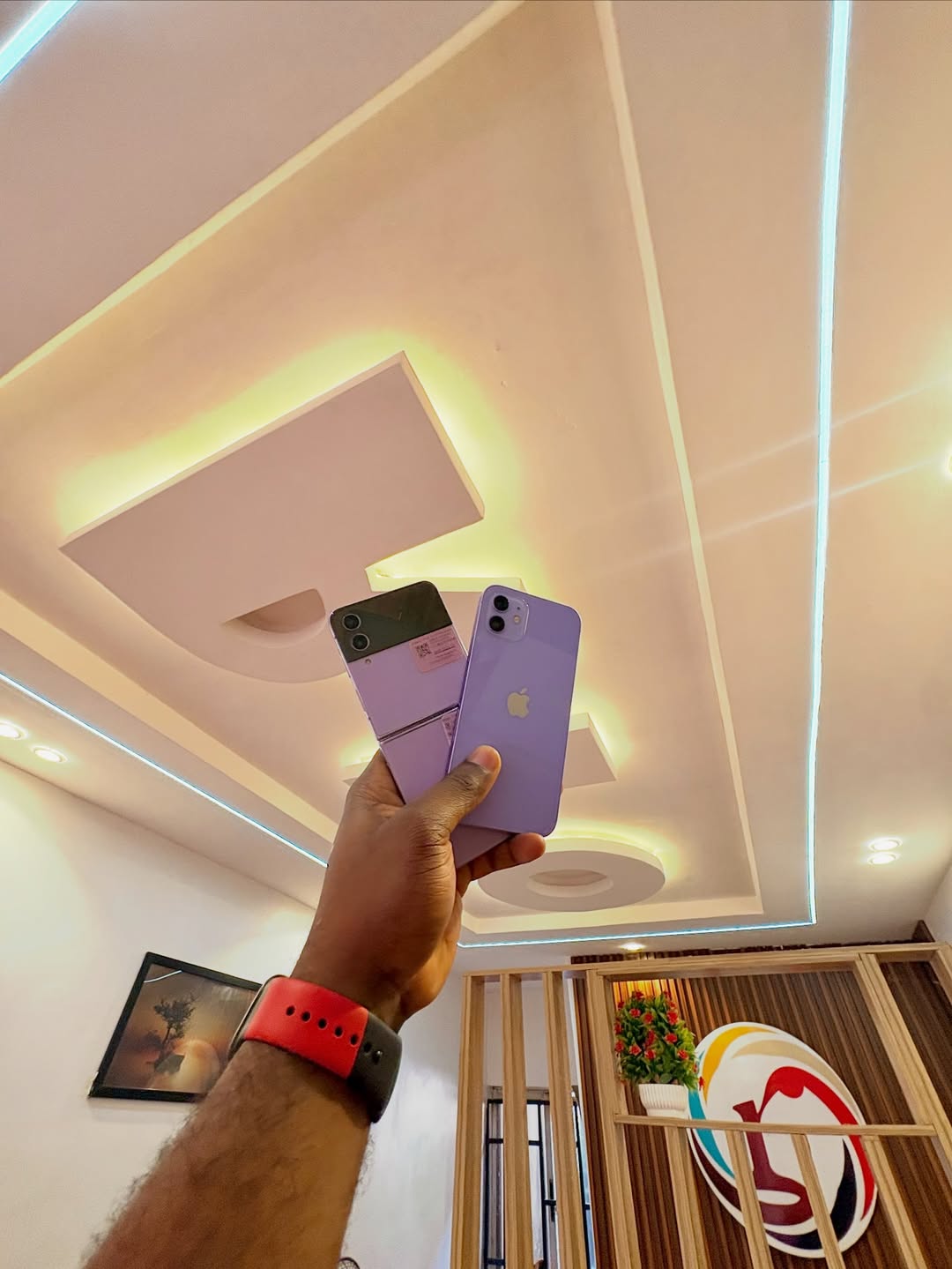 Unleash Your Style: Purple Power iPhones & Samsung Galaxy!