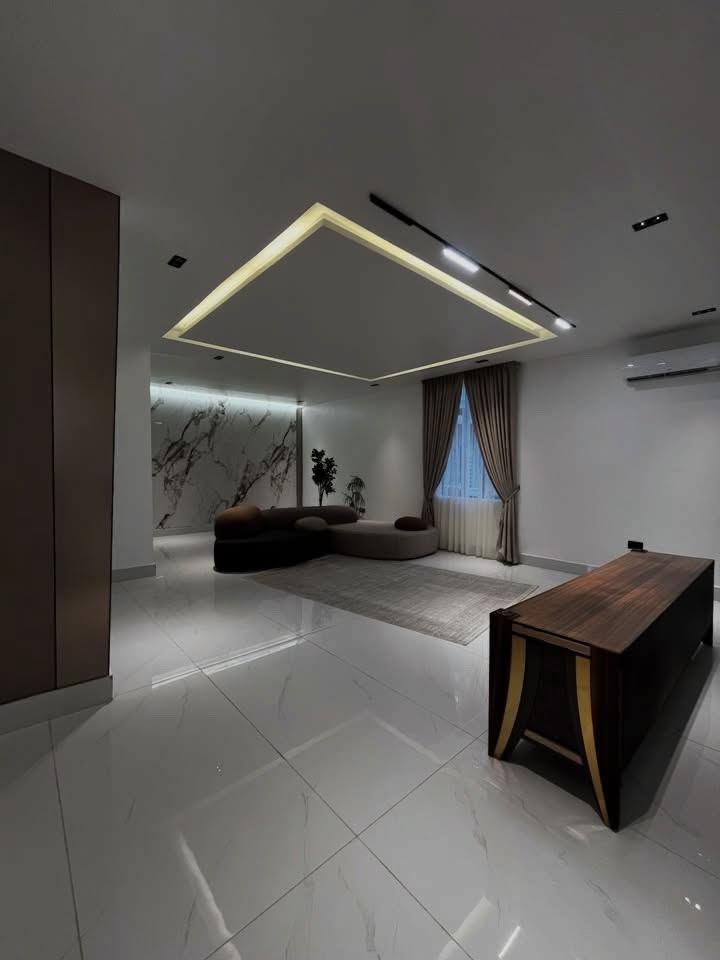 Elevator Homes in Kado: 5&7 Bed Duplexes with Central AC