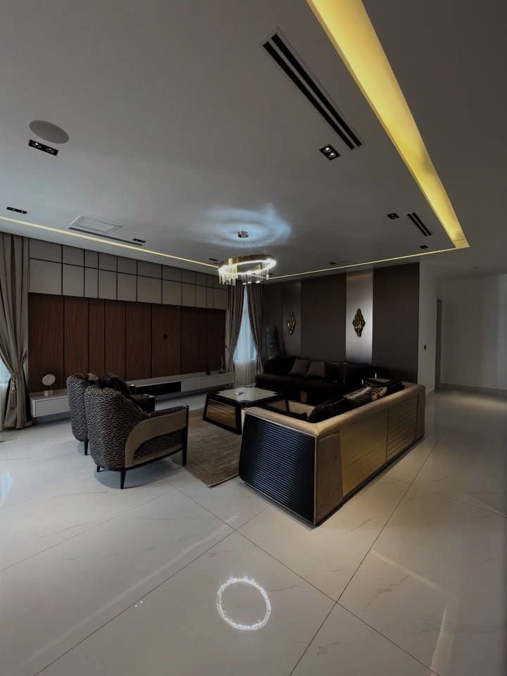 Elevator Homes in Kado: 5&7 Bed Duplexes with Central AC