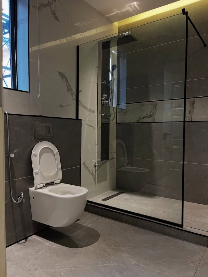 Elevator Homes in Kado: 5&7 Bed Duplexes with Central AC