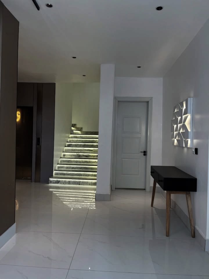 Elevator Homes in Kado: 5&7 Bed Duplexes with Central AC