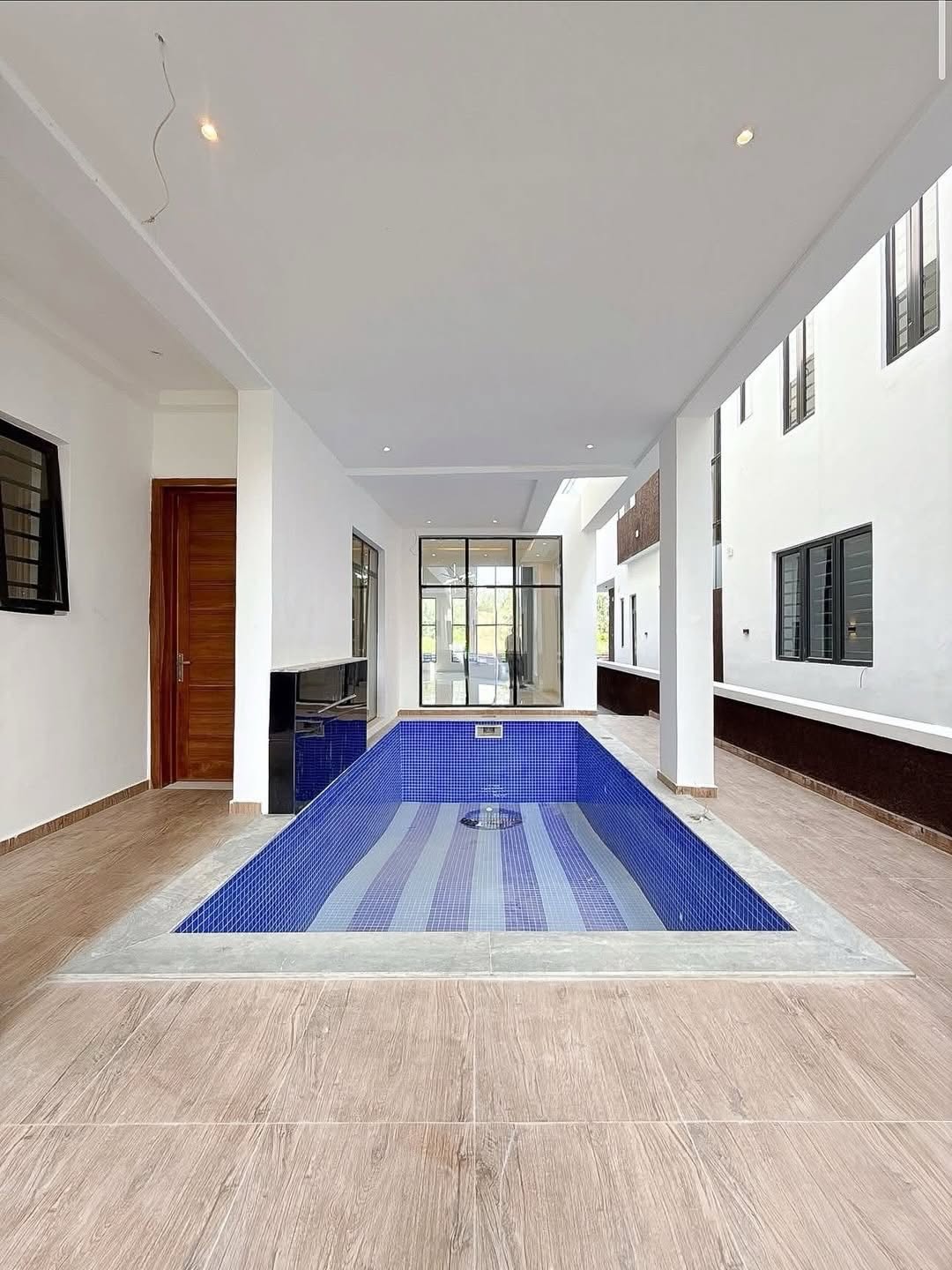 Lekki’s Ultimate 5-Bedroom Haven with Pool & Rooftop Terrace