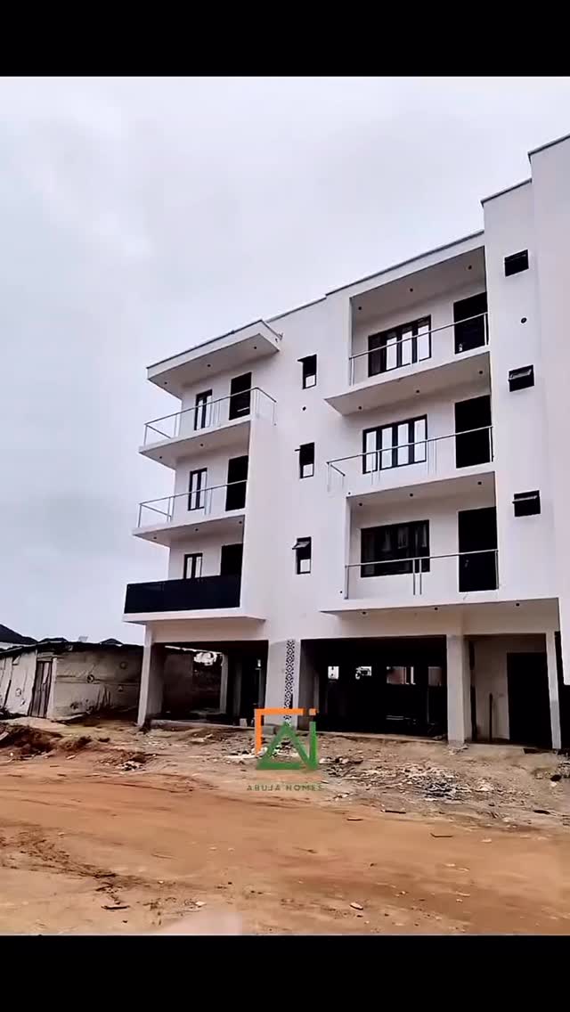 Prime Wuye Gem: Spacious 3BR + BQ, Steps from Market