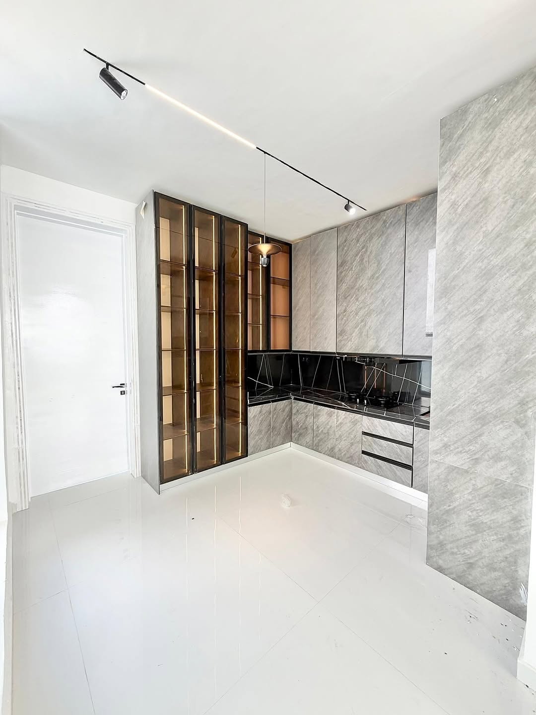 Osapa London’s Grand 600SQM Estate with Rooftop Terrace & Pool