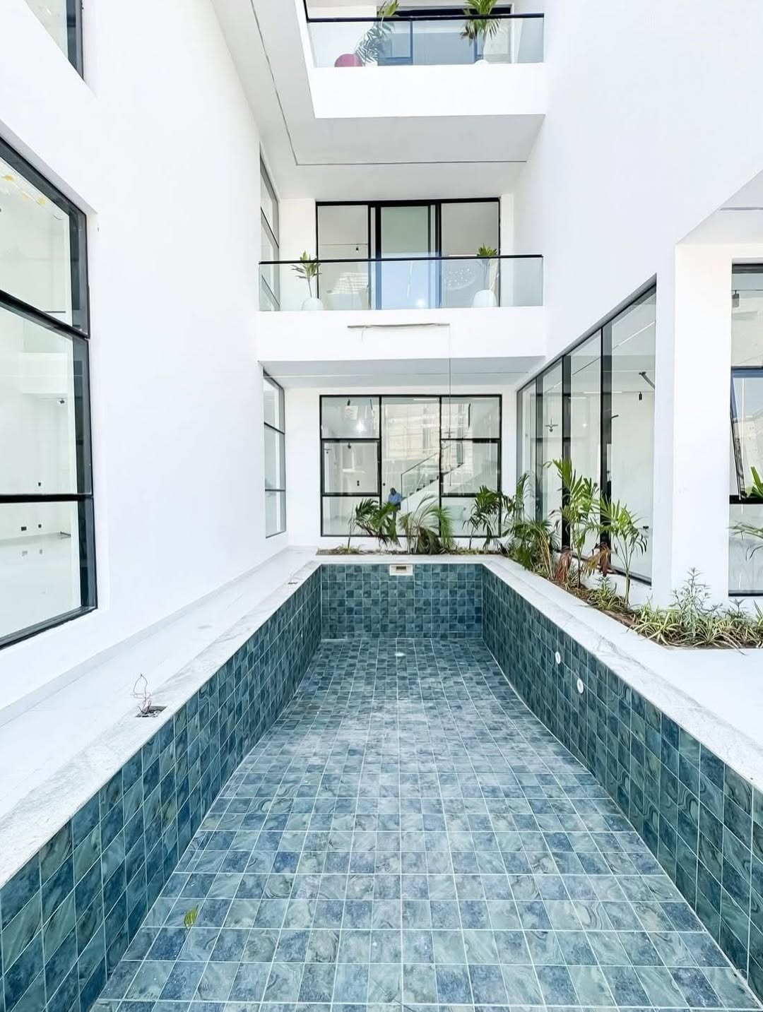 Osapa London’s Grand 600SQM Estate with Rooftop Terrace & Pool