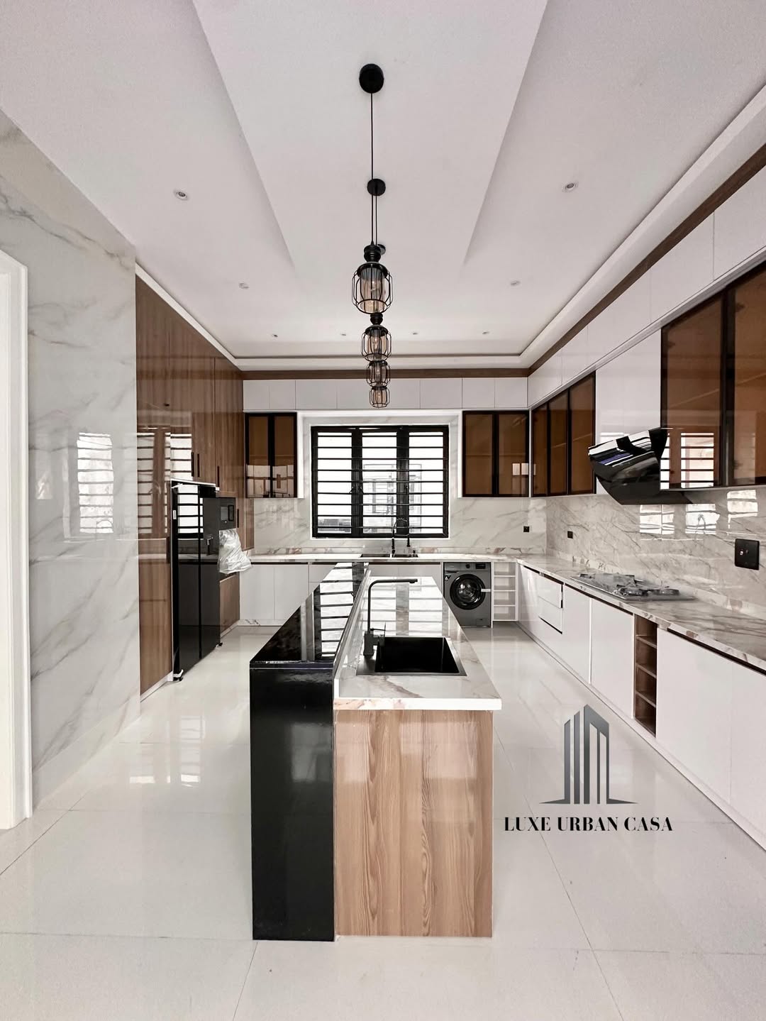 Lekki’s Ultimate 5-Bedroom Oasis with Pool