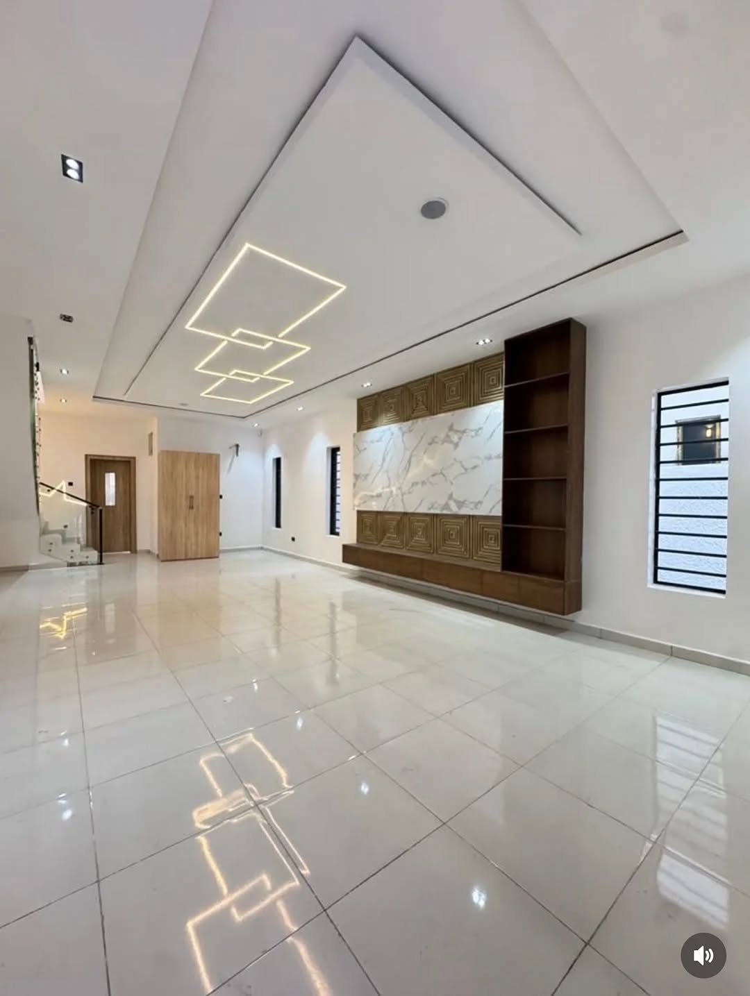 VGC Dream Home: 5BR Luxury Duplex with Pool & Full Automation