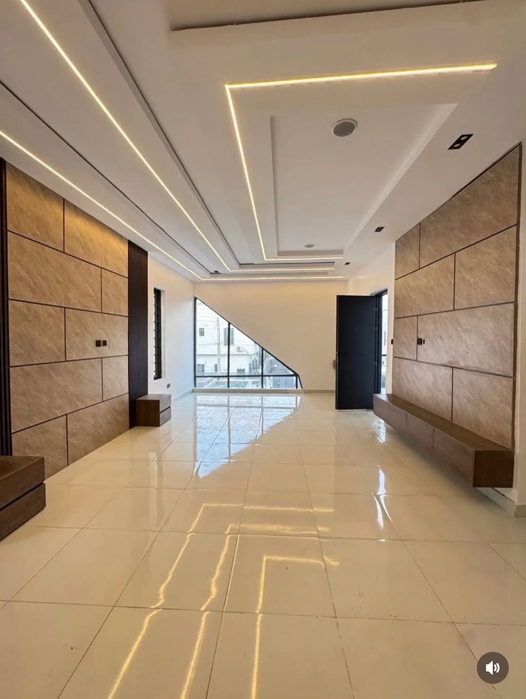 VGC Dream Home: 5BR Luxury Duplex with Pool & Full Automation