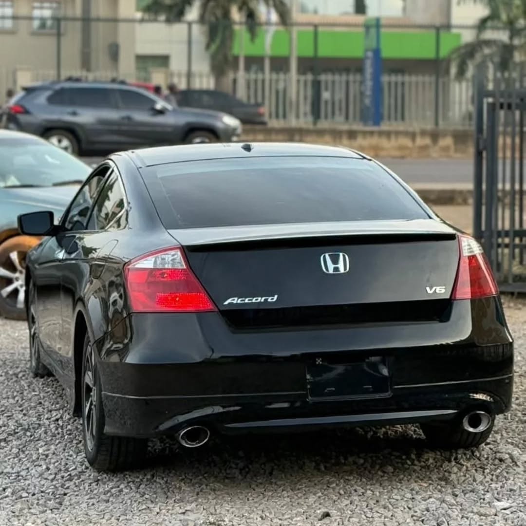 2009 Honda Accord V6 Coupe: Power Meets Perfection