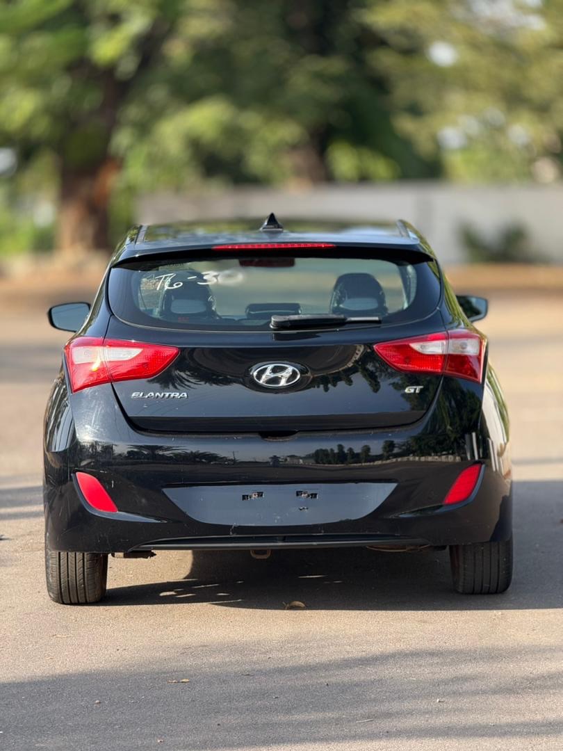 2013 Hyundai Elantra GT: 13m, Original Papers