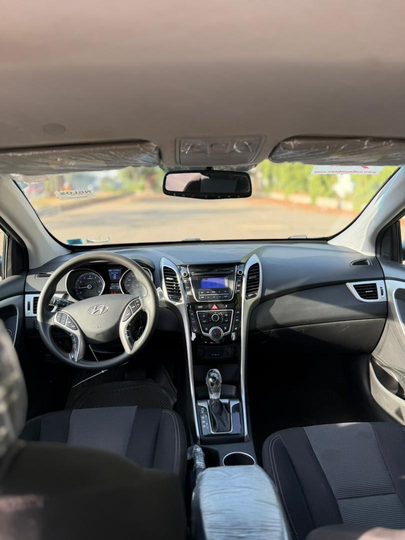 2013 Hyundai Elantra GT: 13m, Original Papers