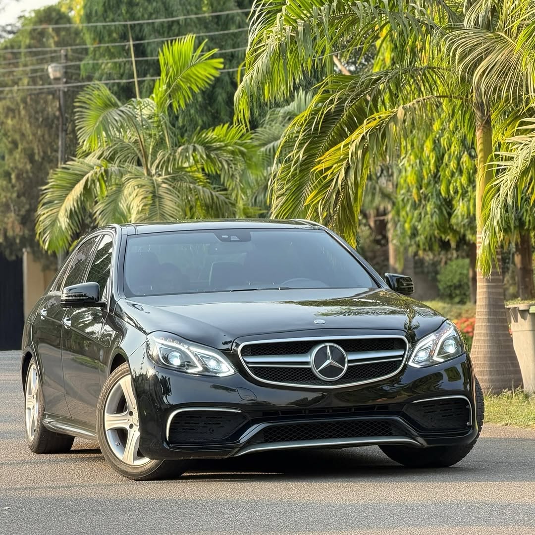 2015 Mercedes E350: Executive Luxury, Panoramic Thrill
