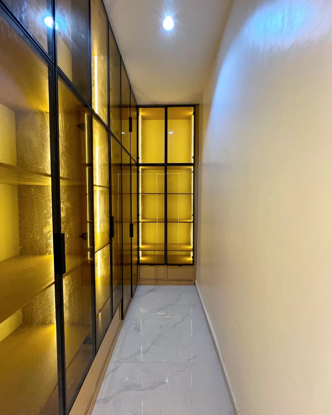 Smart 6-Bedroom Haven with Penthouse & BQ in Lekki