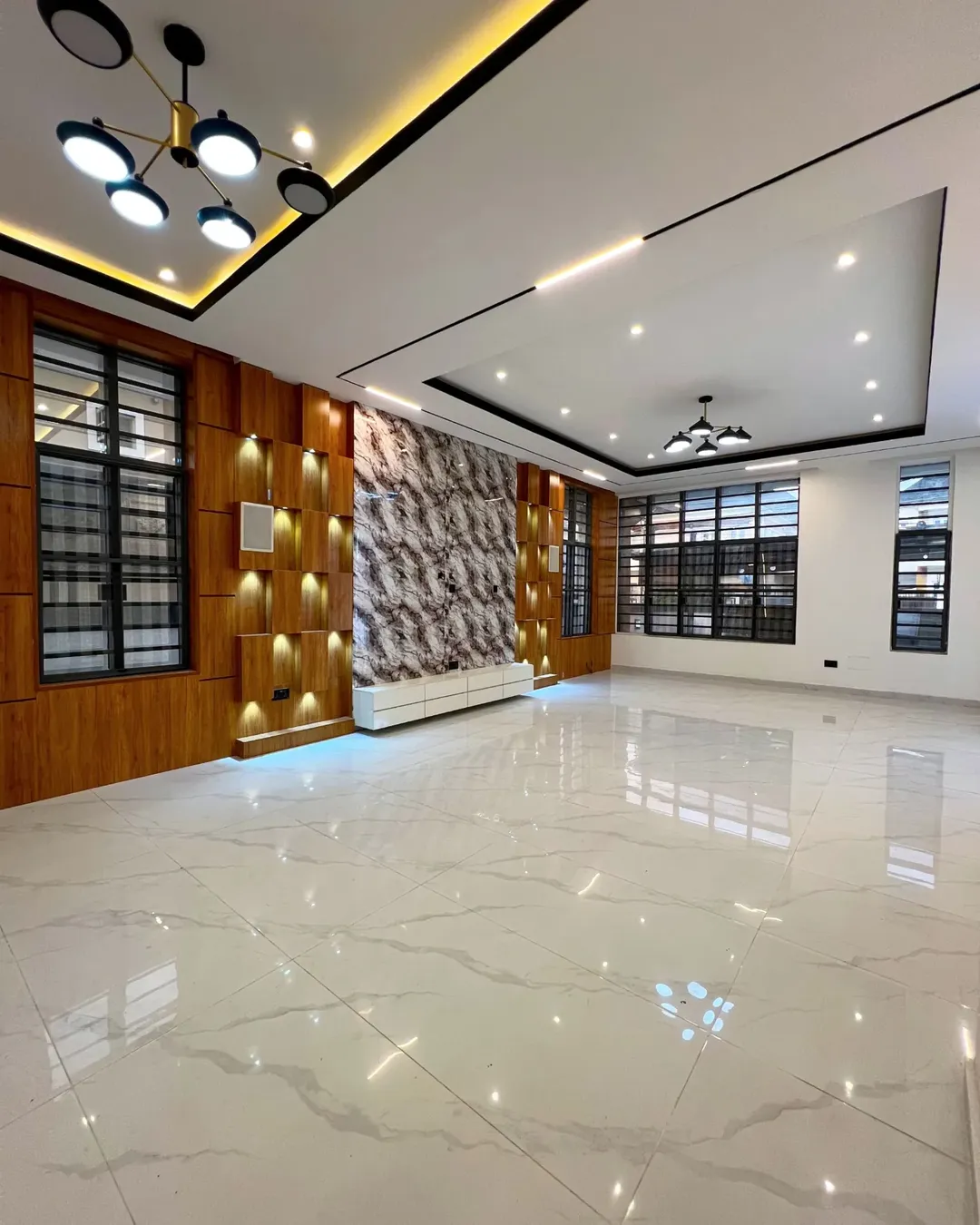 Smart 6-Bedroom Haven with Penthouse & BQ in Lekki